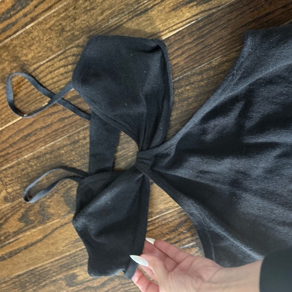 Elegant Black Maxi Dress - Picture 5 of 9